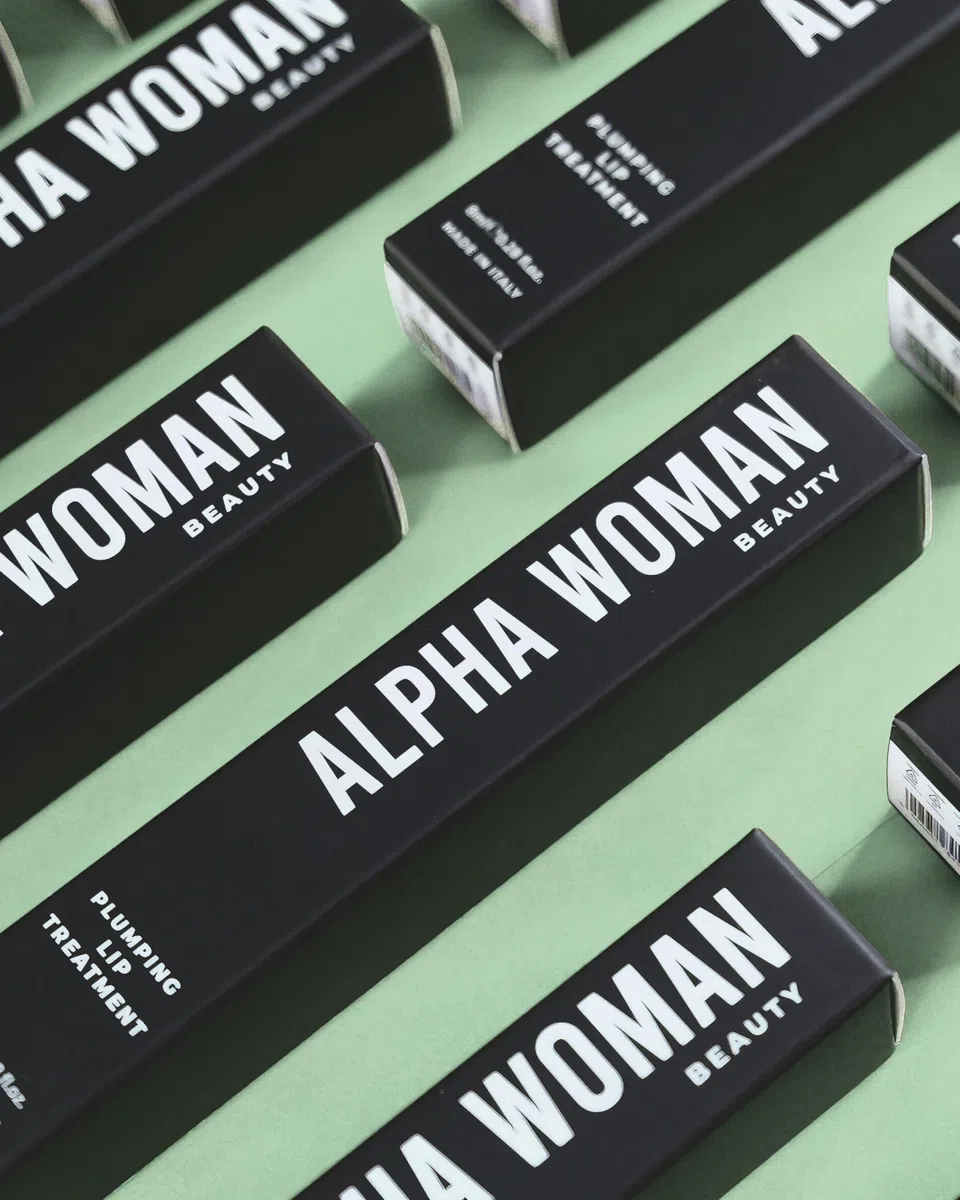 Alpha Woman Plumping Lip Treatment - Trattamento volumizzante e antirughe per labbra